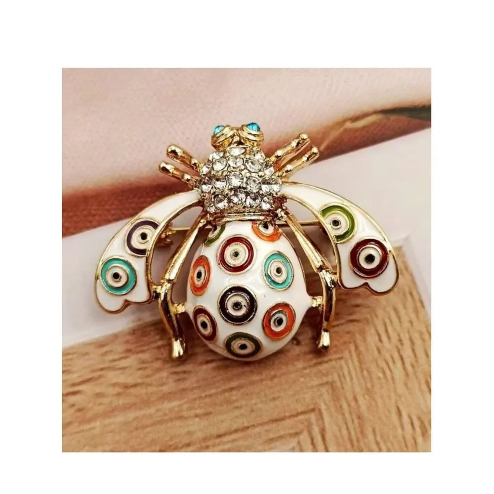NWT Baroque Style Vintage Inspired Enamel Brooch Bee Design Lapel Pin Golden